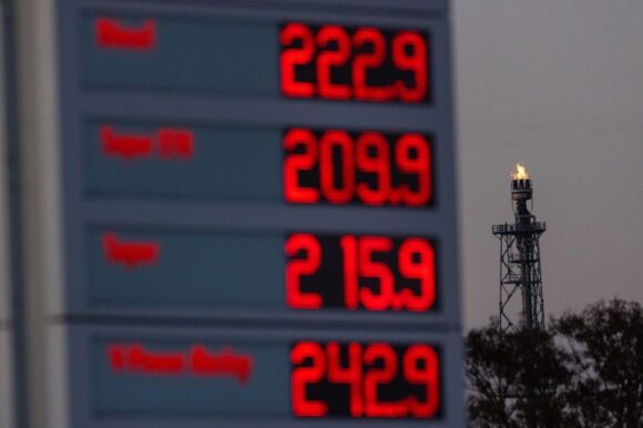 Global oil price stuck in triple digits. Goldman Sachs says it may stay there for years