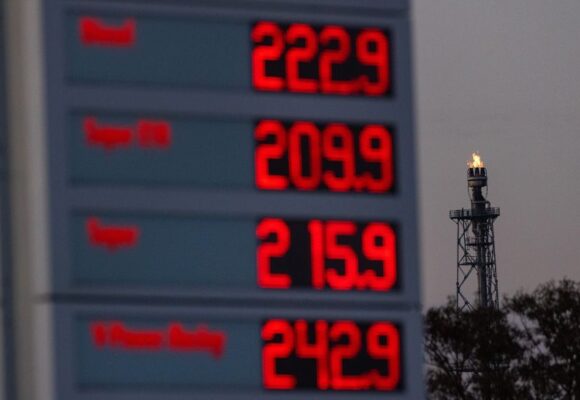Global oil price stuck in triple digits. Goldman Sachs says it may stay there for years